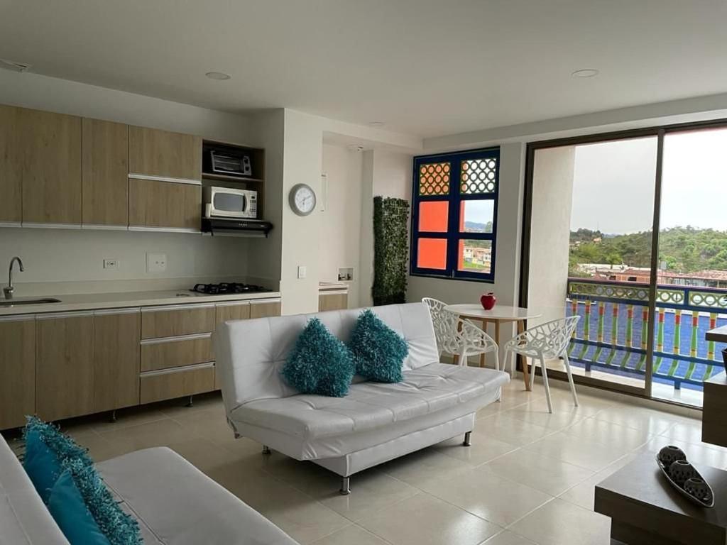 Apartamentos San Jose Vistal Al Lago, Cerca Del Parque. Guatape. Buitenkant foto