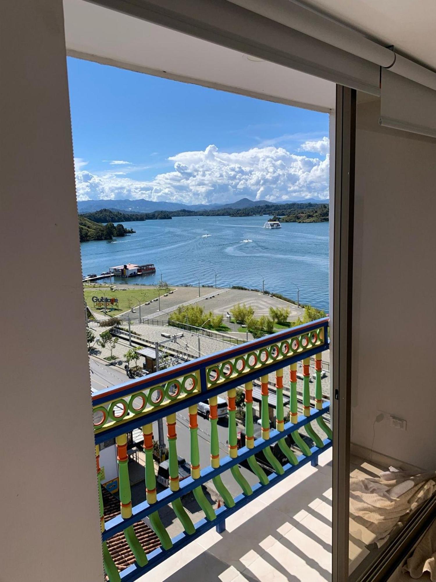 Apartamentos San Jose Vistal Al Lago, Cerca Del Parque. Guatape. Buitenkant foto