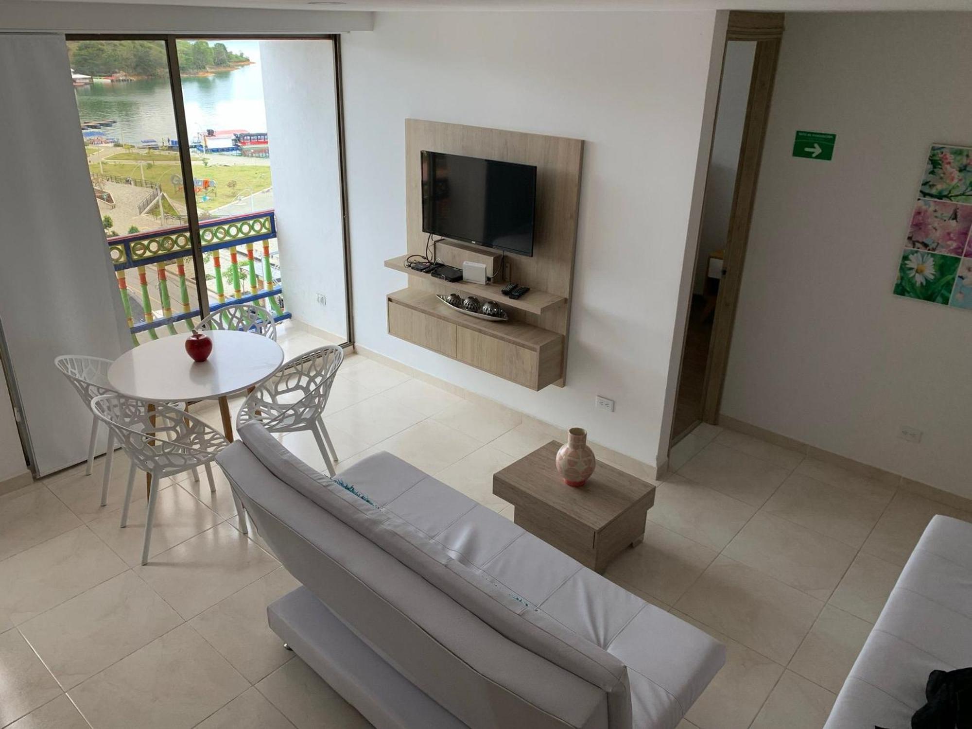 Apartamentos San Jose Vistal Al Lago, Cerca Del Parque. Guatape. Buitenkant foto