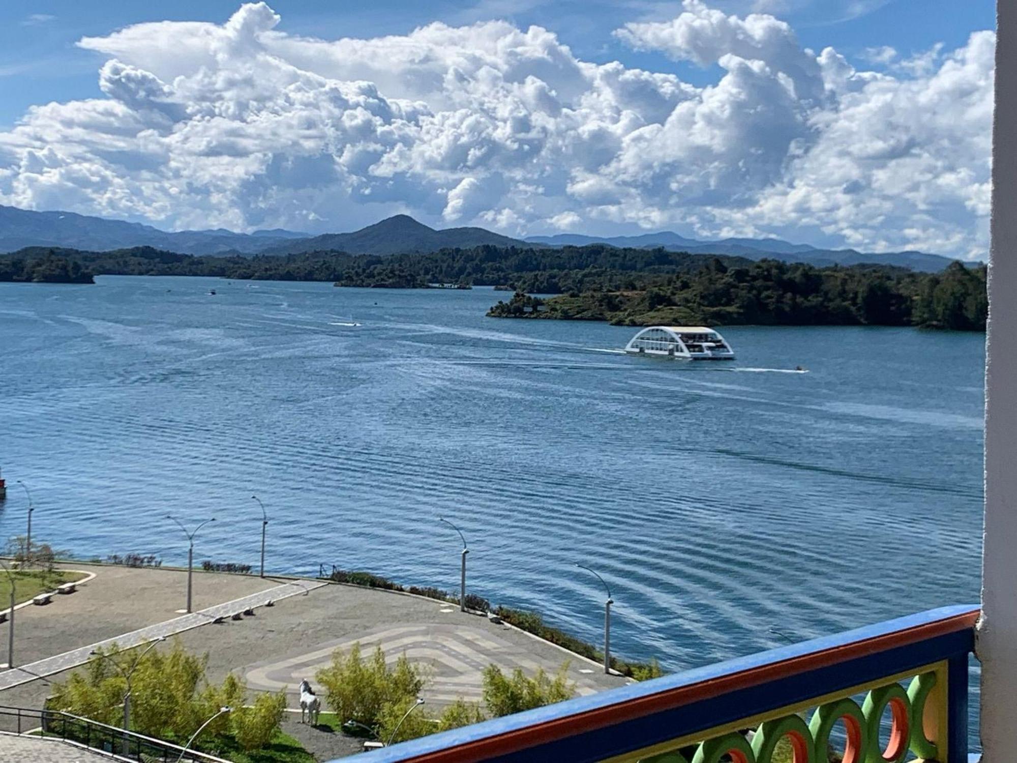 Apartamentos San Jose Vistal Al Lago, Cerca Del Parque. Guatape. Buitenkant foto